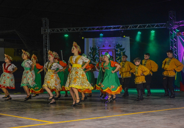 Grupo de danças Troyka